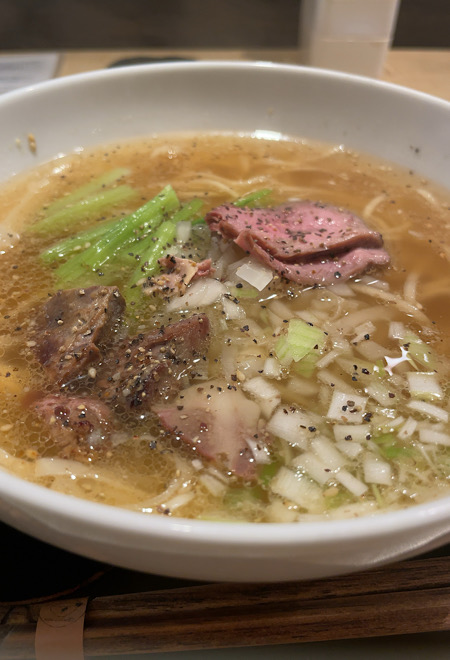 羊肉のごま塩麺（西洋料理・麵ヌイユ）